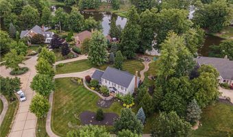 300 Lakeview Cir, Aurora, OH 44202