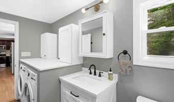 113 County Rd, Bedford, NH 03110