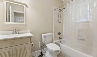 241 Bismark St, Bay St. Louis, MS 39520