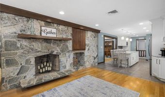 365 W Wrentham Rd, Cumberland, RI 02864
