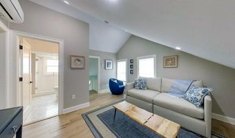 30 Prospect Hl 2, Newport, RI 02840