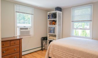 32 Pleasant Hill Rd, Falmouth, ME 04105