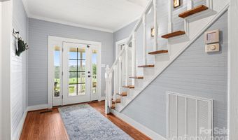 4220 Forest View Rd, Blacksburg, SC 29702