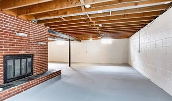 426 N Main St, Almont, MI 48003