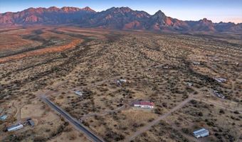 135 W Hawk Way, Amado, AZ 85645