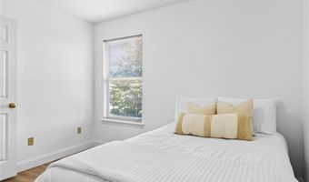 1114 Arbor Spring Ct, Ballwin, MO 63021