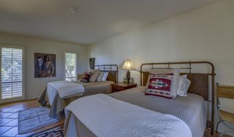 1049 N BOULDER Dr, Carefree, AZ 85377
