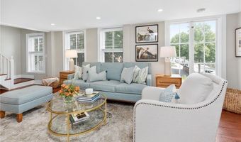 43 Farewell St 2, Newport, RI 02840