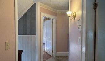 104 7th St, Bangor, ME 04401