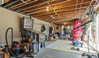 1340 Waterford Dr, East Greenwich, RI 02818