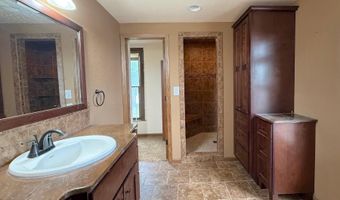 136 1st Ave, Alden, MN 56009