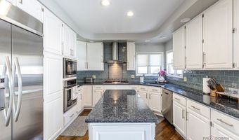 1801 N Dover Ct, Arlington Heights, IL 60004