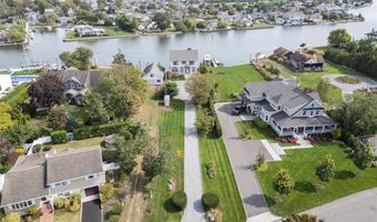260 Ocean Ave, Amityville, NY 11701