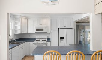 45 W 19th St, Avalon, NJ 08202