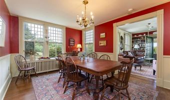 28 Newport St, Jamestown, RI 02835