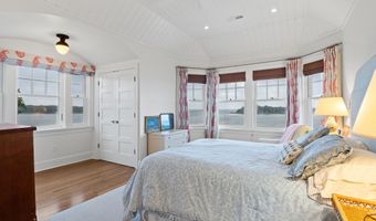 27 Prospect Hill Rd, Branford, CT 06405