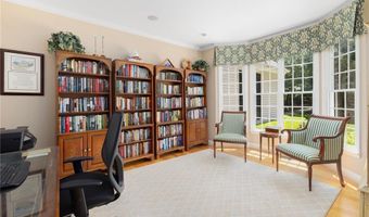 4 Brookfield Ct, East Greenwich, RI 02818