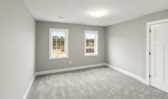 8 Stone Creek Dr, Brentwood, NH 03833