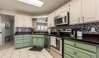6 Hursley Ln, Bella Vista, AR 72714