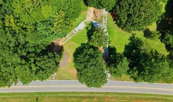 736 Wolfskin Rd, Arnoldsville, GA 30619
