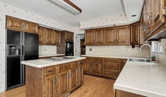 11 Tanglewood Dr, Danbury, CT 06811
