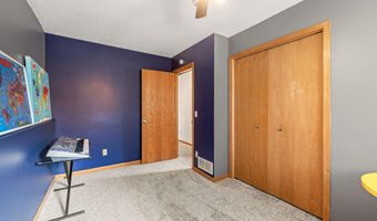 550 Mckinley St, Anoka, MN 55303