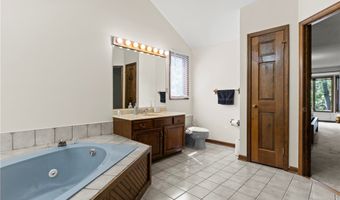 81 Plumwood Ct, Amherst, NY 14051