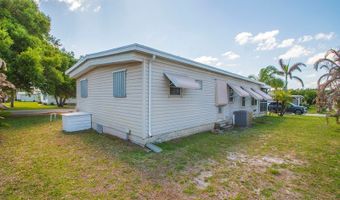 900 Laurel Cir, Barefoot Bay, FL 32976