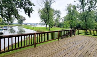41511 N Country Club Dr, Antioch, IL 60002