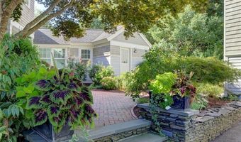 115 Beavertail Rd, Jamestown, RI 02835