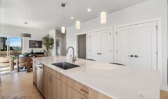 813 Spaniel Ln, Belgrade, MT 59714