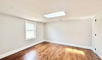40 E Pasadena Pl, Bridgeport, CT 06610