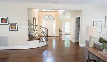 9307 Oak Trl, Ashland, VA 23005