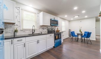 42 Greenwood Ave, Bloomfield, CT 06002