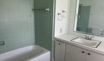 102 Pembroke Ave S, Ahoskie, NC 27910