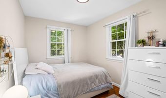 5801 DEVONSHIRE Dr, Bethesda, MD 20816