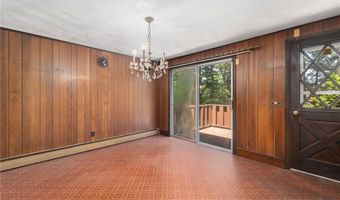 49 Magnolia Ln, Coventry, RI 02816