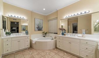 2216 Blossom Hill Ln, Escondido, CA 92029