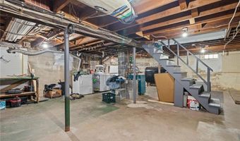 132 King Phillip Dr, North Kingstown, RI 02852