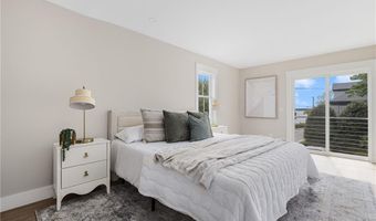 104 Second St, Newport, RI 02840