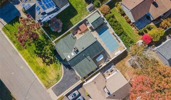 31 Grand Central Ave, Amityville, NY 11701