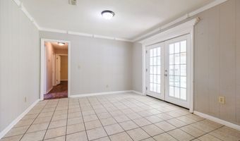 203 Magnolia Dr, Adel, GA 31620