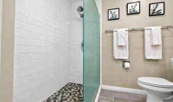 9 MEADOWBROOK Ln, Appleton, WI 54914