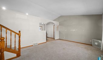 220 S Augusta Ave, Brandon, SD 57005