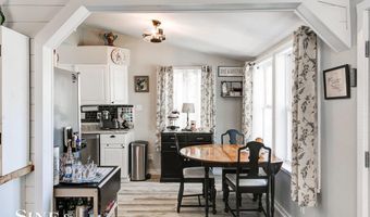 149 Kenyon Rd, Algonac, MI 48001