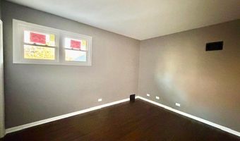 22 W070 Byron Ave, Addison, IL 60101