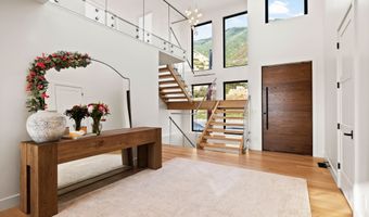 348 E HIDDEN LAKE Dr, Bountiful, UT 84010