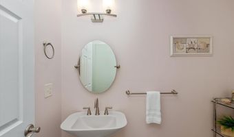 3 Chickadee Ct, Bedford, NH 03110