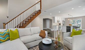 28 Alan Rd, Danbury, CT 06810