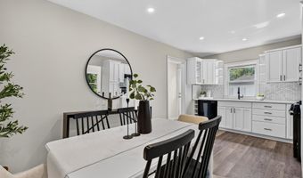 637 MARKET St, Aberdeen, MD 21001
